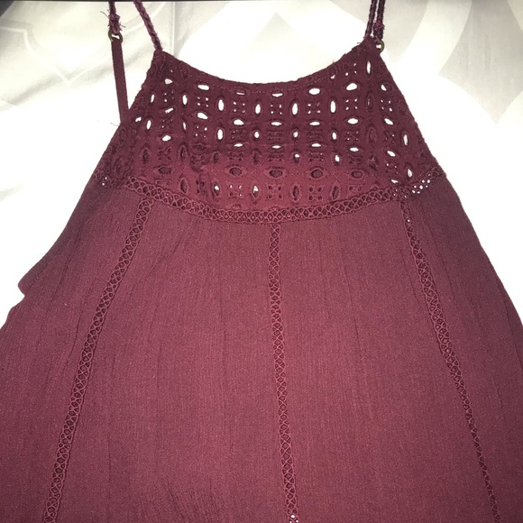 Maroon tank - Picture 1 of 3